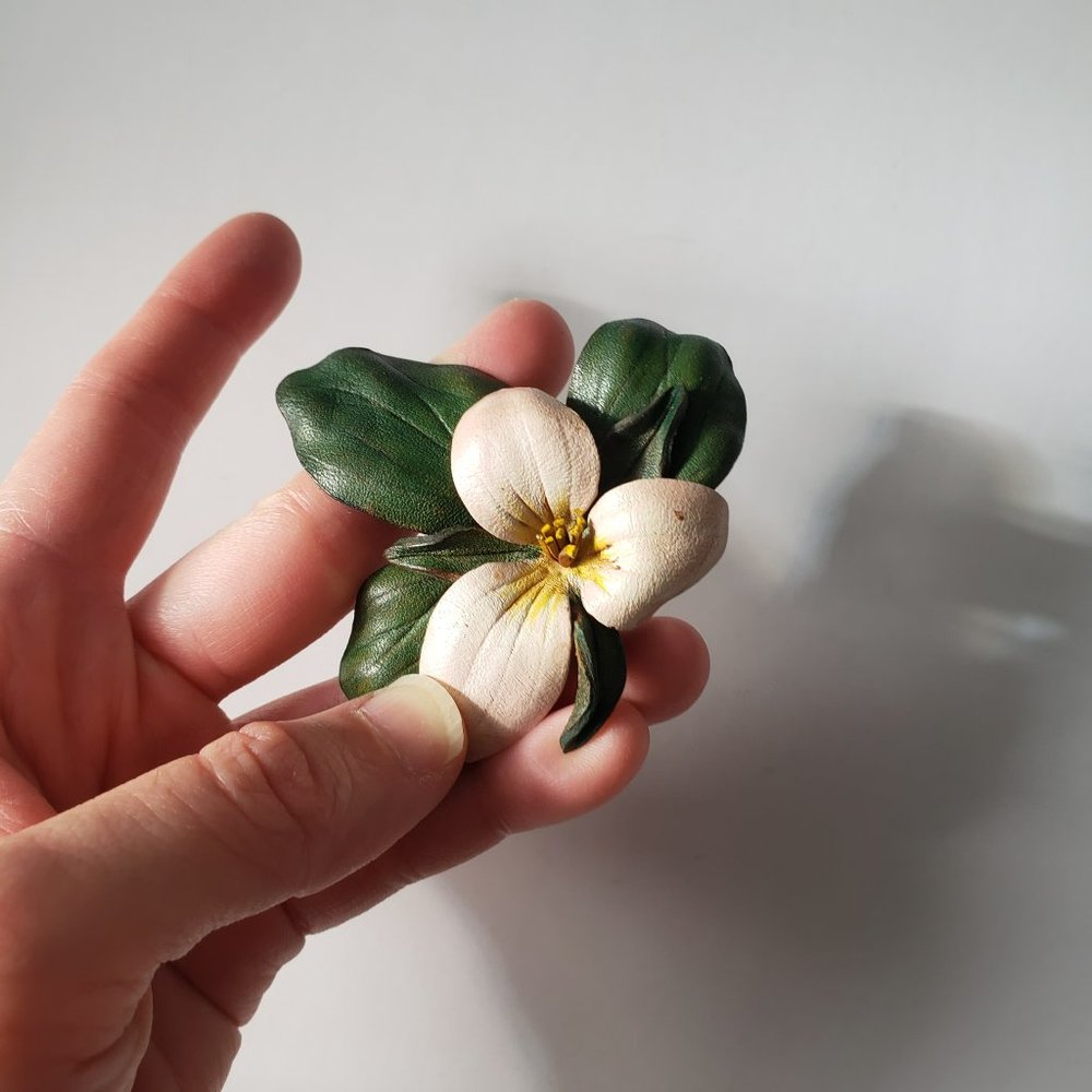 Coloured Handmade Leather Trillium Flower Pin